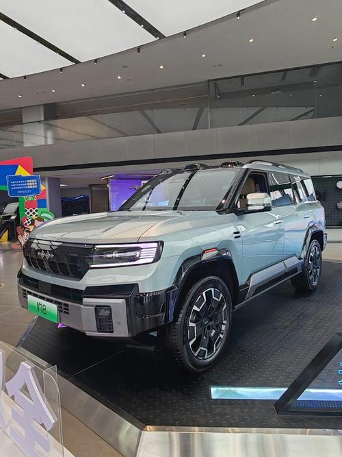 重庆196比亚迪方程豹硬派越野的爆款，英菲尼迪35周年与你共成长